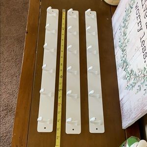 Metal painted hook row